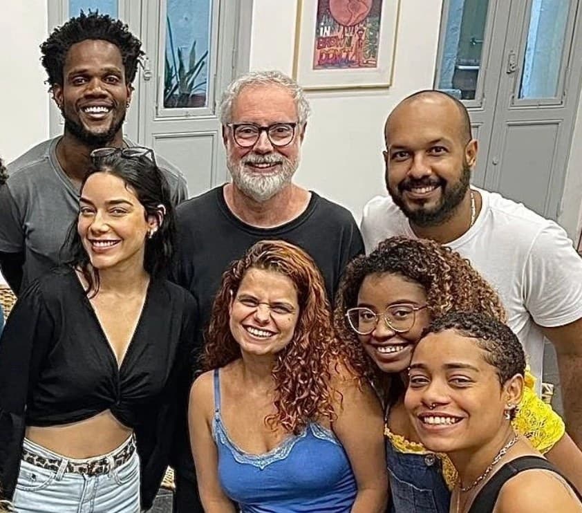 Ruy Jobim no meio da turma do projeto Eu, videomaker, todos sorrindo